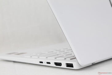 Vor allem die Keramikoberfläche verbirgt Fingerabdrücke und Flecken sehr gut