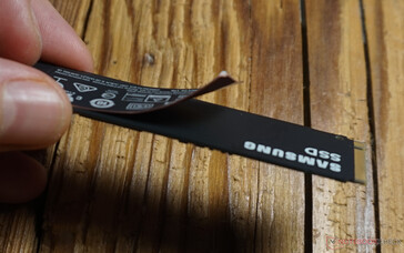 Der kleine Kühlkörper war an unserem Modell nicht komplett fest verklebt.