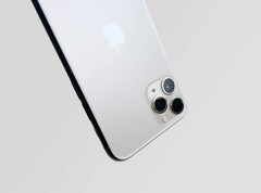 Das Apple iPhone der nächsten Generation soll die Kanten auf der Rückseite abrunden. (Bild: Vinoth Ragunathan)
