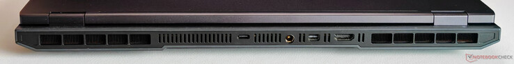 Rückseite: USB-C 3.2 Gen.2 (10 Gbit/s, DisplayPort-ALT-Modus 1.4 via dGPU, 140W Power Delivery), Netzteil, Mini-DisplayPort 2.1, HDMI 2.1