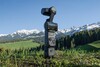 Die Insta360 Luna Ultra verfügt über einen abnehmbaren OLED-Touchscreen