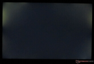 Deutliche Lichthöfe in den Ecken