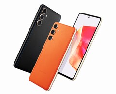 Das Samsung Galaxy C55 setzt auf eine Rückseite in Leder-Optik. (Bild: Samsung)