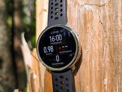 Mehrere Smartwatches von Zepp Health gibt es aktuell deutlich günstiger (Bildquelle: Benedikt Winkel)