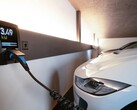 Eine Batteriezelle mit höherer Energiedichte könnte das Laden von E-Autos erleichtern. (Bildquelle: Pexels/smart-me AG)