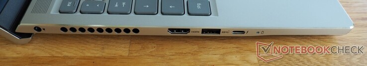 linke Seite: Energiezufuhr, HDMI 2.0, USB-A 3.2 Gen1, Thunderbolt 4 (inkl. DisplayPort)
