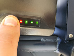 Eingebaute 4-Stufen-Akkuanzeige