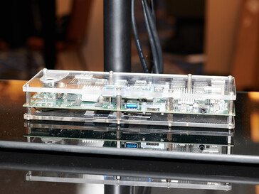 … unterscheidet sich deutlich von Synpatics Prototyp. (Fotos: Andreas Sebayang/Notebookcheck.com)