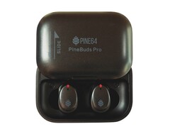 Die PineBuds Pro erlauben es, eine benutzerdefinierte Firmware zu installieren, um neue Features zu implementieren. (Bild: Pine64)