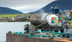 Unterwasser-Server scheinen eine gute Idee zu sein, zumindest wenn man die Ergebnisse von Microsofts Project Natick betrachtet. (Bild: Microsoft)