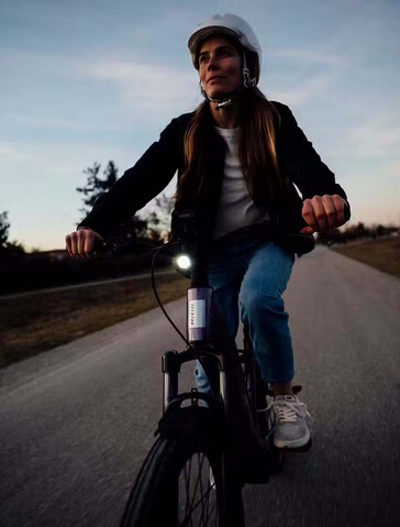 Eine Beleuchtung ist vorhanden