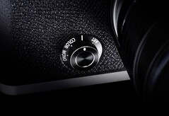 Die OM System OM-3 erhält einen dedizierten Drehregler, um zwischen Farbe und Monochrom zu wechseln. (Bildquelle: OM System)