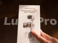 Verkaufsverpackung der Insta360 Luna Pro.