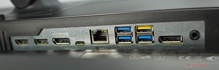 HDMI 2.0, HDMI 2.0, DisplayPort 1.3, USB-C, LAN, 4x USB (1x powered), DisplayPort Ausgang (gespiegelt vom Eingang), Audio-Ausgang