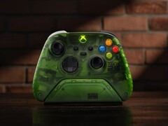 Das 8BitDo Ultimate Charging Dock für Xbox-Controller besitzt denselben transparenten Grünton wie die ursprüngliche Xbox