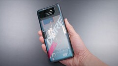 Das erste Gaming-Flaggschiff mit dem effizienteren Snapdragon 8+ Gen 1 wird das Asus ROG Phone 6, zu dem nun einige Specs geleakt sind. (Bild: Dave2D)