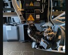 Filamentklumpen an der Düse eines 3D-Druckers von Bambu Lab