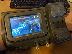 Raspberry Pi: Einplatinenrechner wird zum Pipboy und Fallout-Terminal (Bild: Justin Hart)