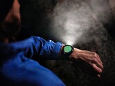 Die Garmin Fenix 7 Pro besitzt eine integrierte LED-Taschenlampe.