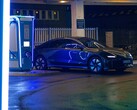 Ein elektrischer Hyundai an einer Ladesäule (Bildquelle: Yrka Pictured via Unsplash)