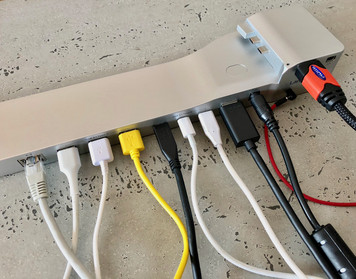 Obwohl das MacBook Pro 2016/2017 theoretisch bis zu 40 Gbit/s übertragen kann, ist das Dock auf USB 3.1 Gen 1 limitiert.