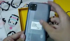Die Rückseite des Realme C11 sieht hübsch aus, die Performance des MediaTek Helio G35 ist aber enttäuschend. (Bild: @realfans10, TikTok)