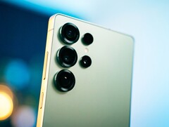 Der Nachfolger des abgebildeten Galaxy S25 Ultra soll eine 200 MP Hauptkamera mit größerem Sensor erhalten. (Bildquelle: Amanz)