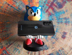 Das Motorola Moto G82 5G ist ein recht leichtes Phone mit großem Akku und einigen interessanten Details.