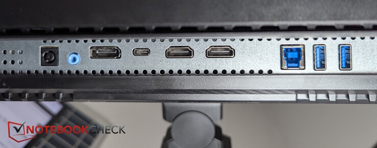 Von links: Strom, Audio-Out, DisplayPort, USB-C, 2x HDMI, USB-B, 2x USB-A