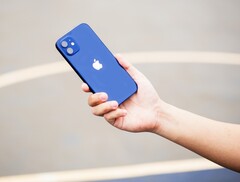 Der Nachfolger des Apple iPhone 12 könnte massive Display-Upgrades erhalten. (Bild: Shiwa ID)