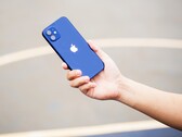 Der Nachfolger des Apple iPhone 12 könnte massive Display-Upgrades erhalten. (Bild: Shiwa ID)