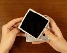 Der neueste Retro-Handheld von Anbernic rotiert das Display, um die Tasten freizulegen.