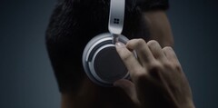 Die Surface Headphones sind geschlossene Over-Ear-Kopfhörer mit Cortana. (Bild: Microsoft)