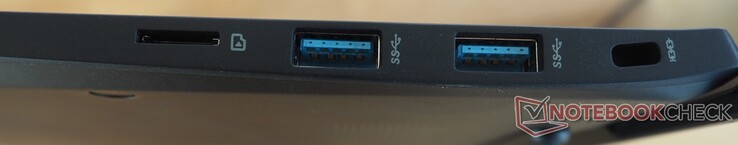 rechte Seite: micro SD, 2x USB-A 3.2 Gen2, Kensington Lock