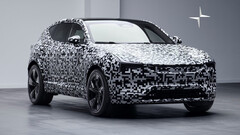Selbst im Tarnanzug gibt der 2022 erscheinende Elektro-Performance-SUV Polestar 3 eine sehr gute Figur ab.