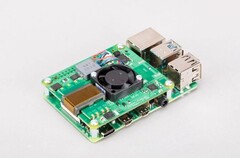 Raspberry Pi: Der neue PoE-HAT bietet auch eine geringe Bauhöhe und eine aktive Kühlung