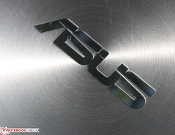 Polierte Platte - konzentrische Ringe ausgehend vom Logo