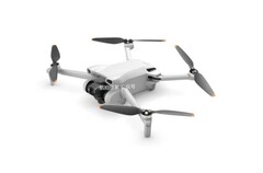 Die DJI Mini 3 zeigt sich auf einer ganzen Reihe geleakter Bilder. (Bild: @DealsDrone)