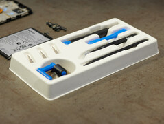 Der Inhalt des Reparatursets (Foto: Andreas Sebayang/Notebookcheck.com)