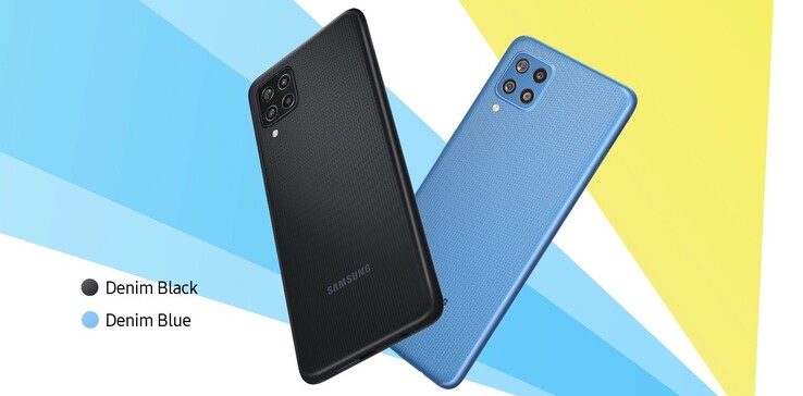 Das Galaxy F22 gibt es in zwei verschiedenen Farben (Bild: Samsung)