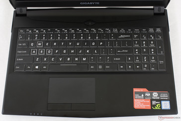 Standard-Chiclet-Keyboard-Layout mit Pfeiltasten in voller Größe