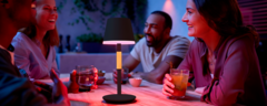 Die Philips Hue Gu tragbare Tischleuchte ist hierzulande endlich erhältlich. (Bild: Signify)