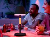 Die Philips Hue Gu tragbare Tischleuchte ist hierzulande endlich erhältlich. (Bild: Signify)