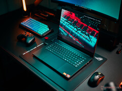 Razer Blade 16 2025 im Test - Gaming-Laptop jetzt mit GeForce RTX 5090 Laptop und noch dünnerem Gehäuse