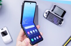 Samsung soll sich im nächsten Jahr deutlich stärker auf faltbare Smartphones konzentrieren, das Galaxy Z Flip2 könnte zum attraktiven Preis angeboten werden. (Bild: Daniel Romero)