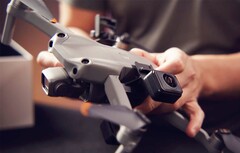 Die Insta360 Sphere kann an eine DJI Mavic Air 2S montiert werden, um 360-Grad-Aufnahmen zu machen. (Bild: Insta360)