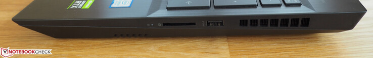rechte Seite: Kartenleser, USB 3.0