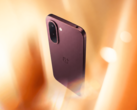 Das OnePlus N6x kommt in der Farbausführung "Burgundy Red"