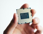 Intel aktualisiert einen seiner günstigsten Core i3-Prozessoren, der neue Chip bietet höhere Taktfrequenzen und Hyper-Threading. (Bild: Niek Doup, Unsplash)