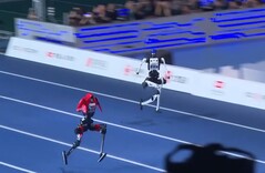 Der Tiangong Ultra (rechts) und Honor Lightning (links) sprinten die 100 Meter schneller als Usain Bolt